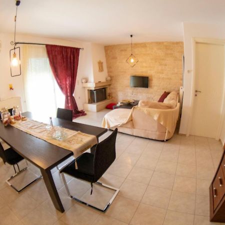 A Quiet Apartment Close To The Sea Гувес Екстериор снимка
