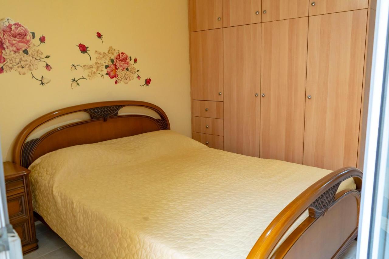 A Quiet Apartment Close To The Sea Гувес Екстериор снимка