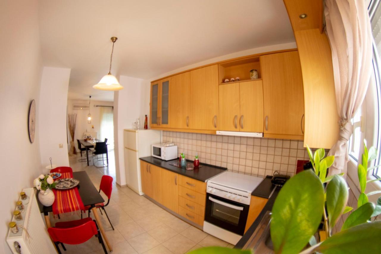 A Quiet Apartment Close To The Sea Гувес Екстериор снимка