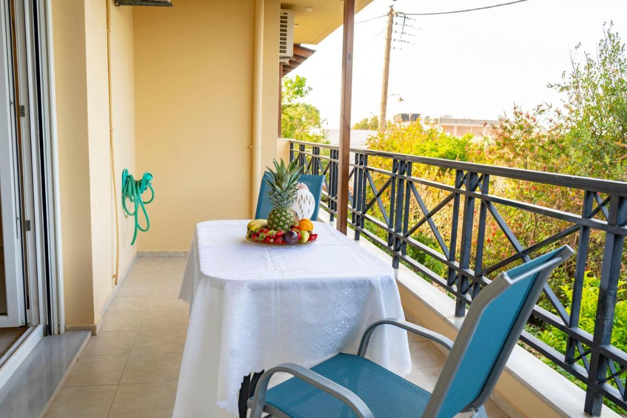 A Quiet Apartment Close To The Sea Гувес Екстериор снимка